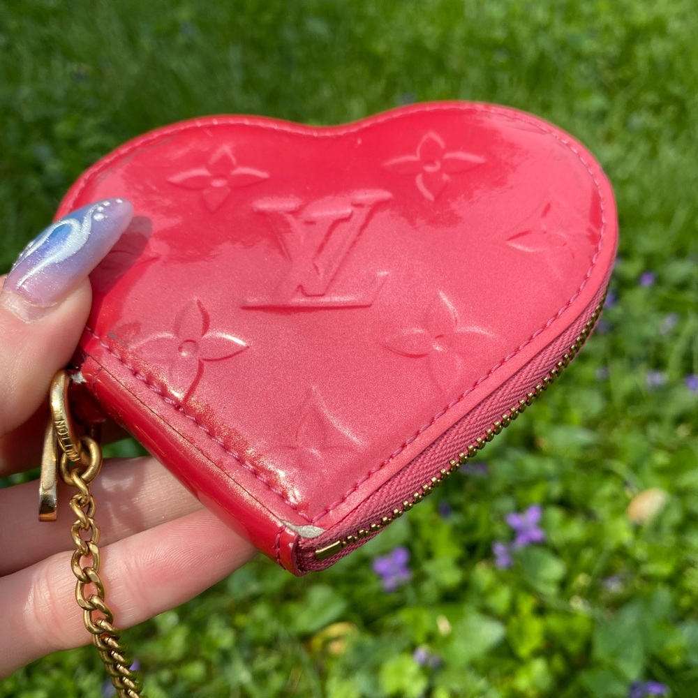 Louis Vuitton heart coin purse - Picture 5 of 16